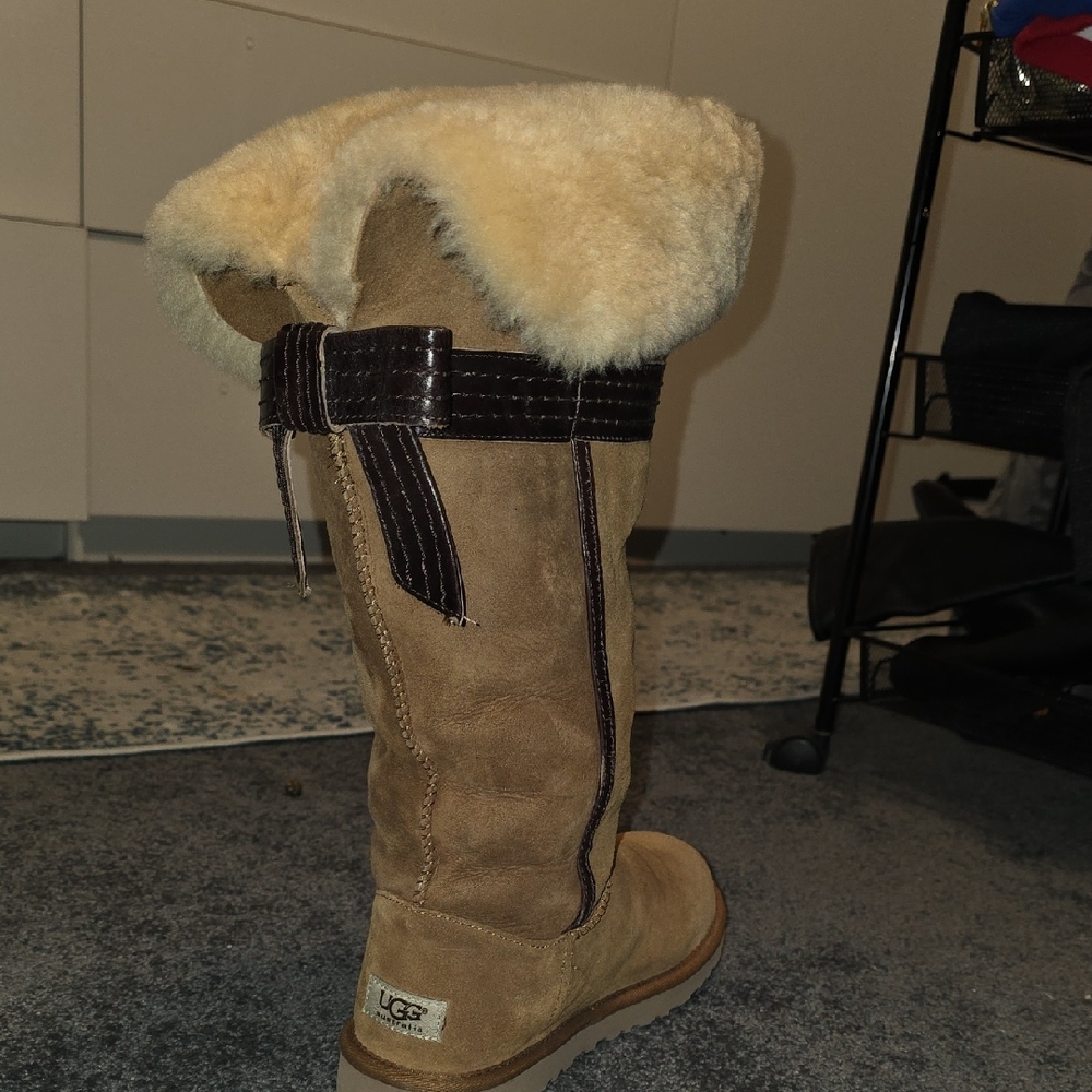 UGG Brown Suede Boots with Shearling Cuff Coquette Genevieve Like New